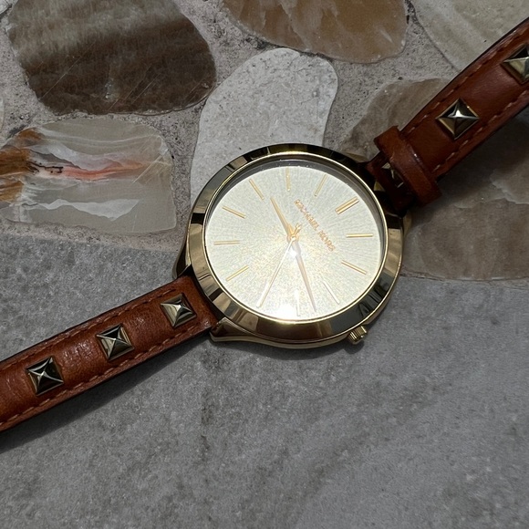 Women’s Michael Kors Watch - Picture 2 of 7